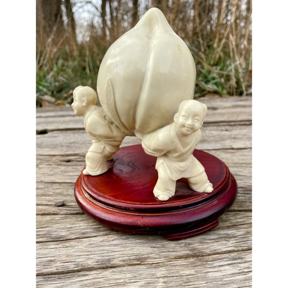 Vintage Asian China Resin Sculpture Boys Holding Longevity Peach - Picture 15 of 15